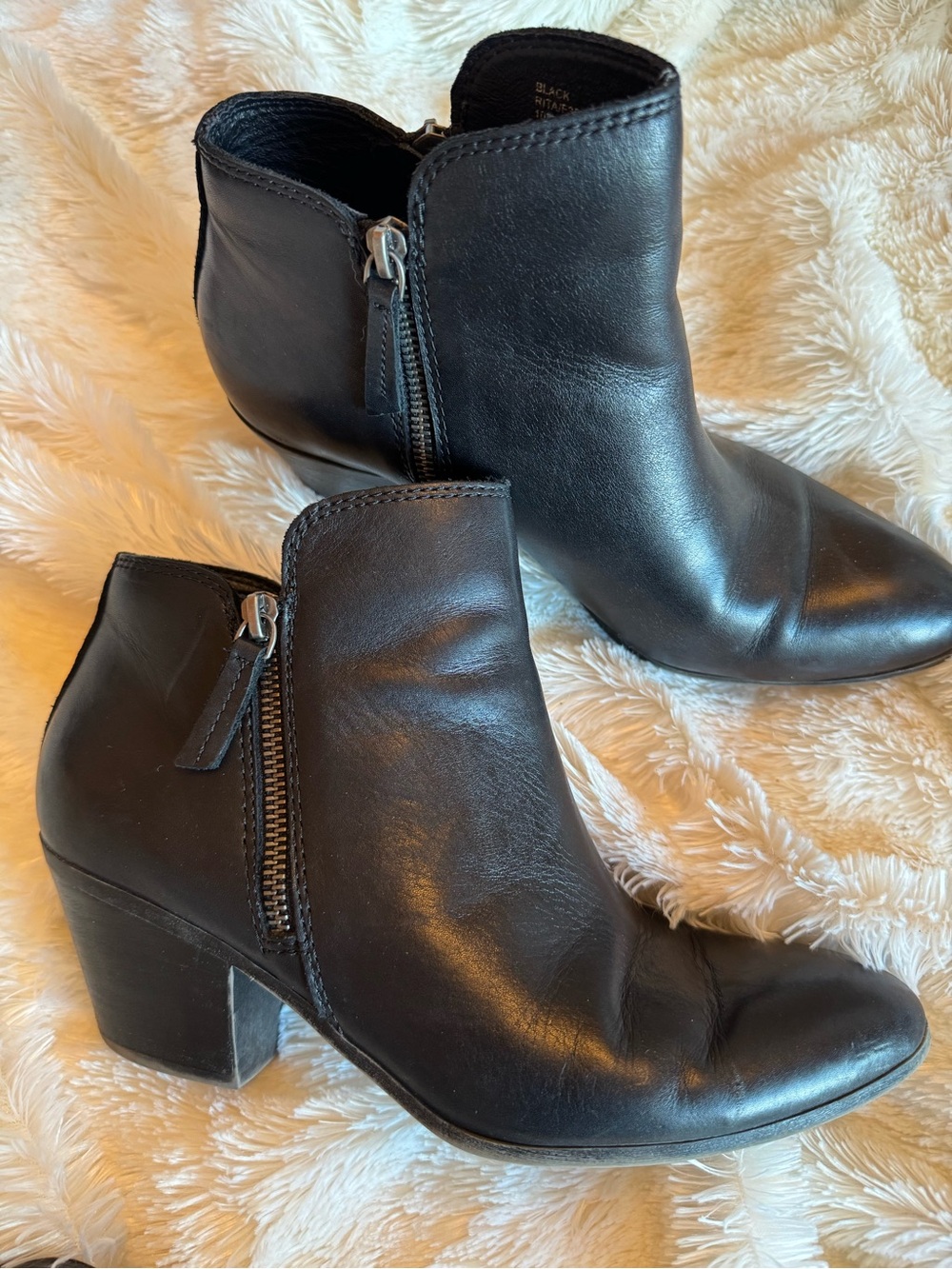 House of Harlow 1960 Black Leather Pointed Toe Ankle Booties with Side Zip